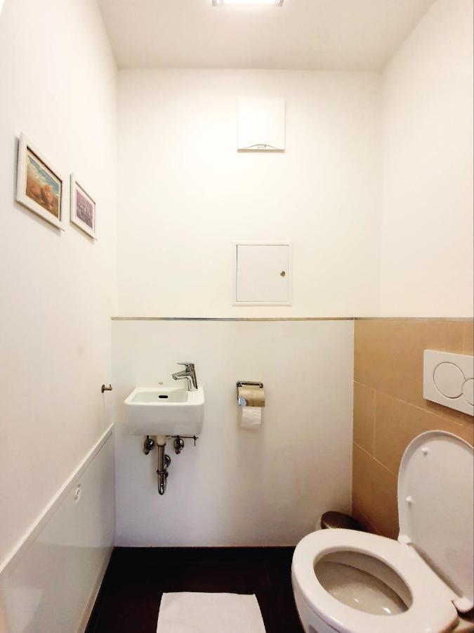 Near Lake Two Bedroom Fully Furnished Apartment Wien Exteriör bild