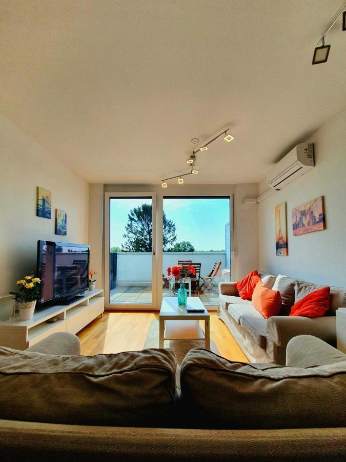 Near Lake Two Bedroom Fully Furnished Apartment Wien Exteriör bild
