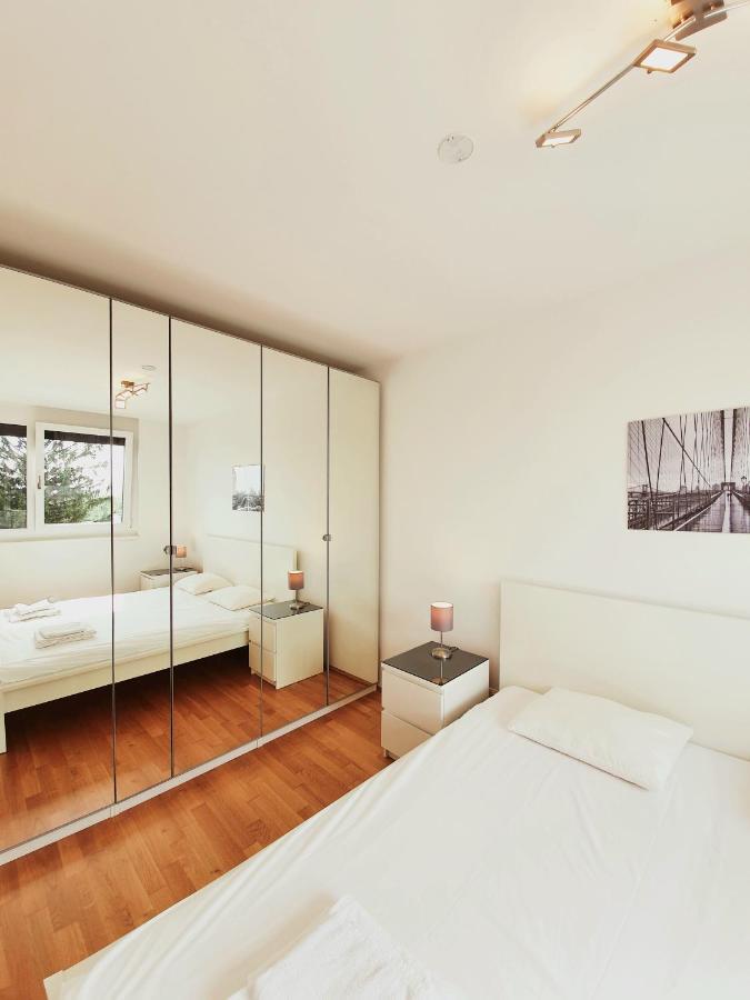 Near Lake Two Bedroom Fully Furnished Apartment Wien Exteriör bild